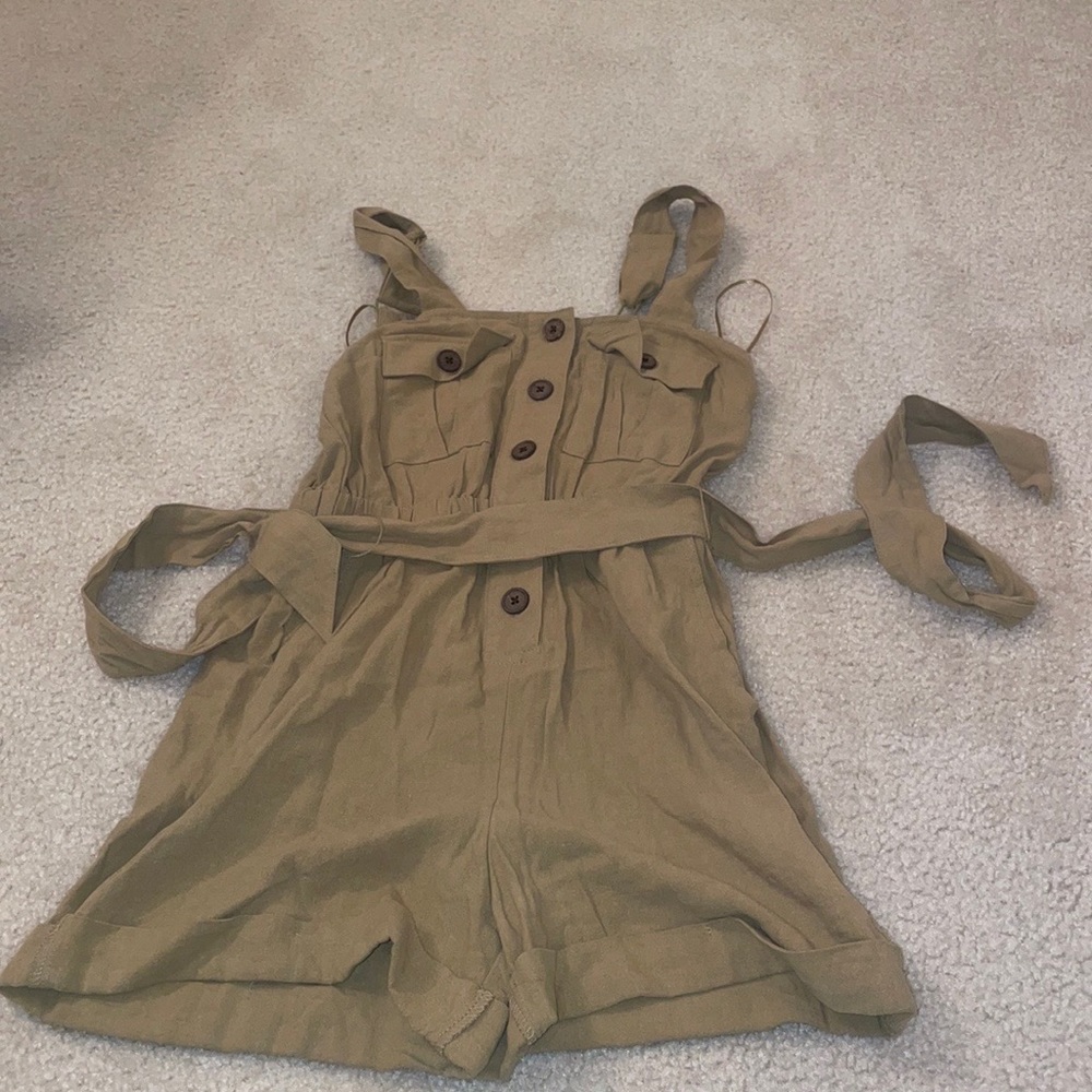 NWOT Urban Outfitters XS Romper